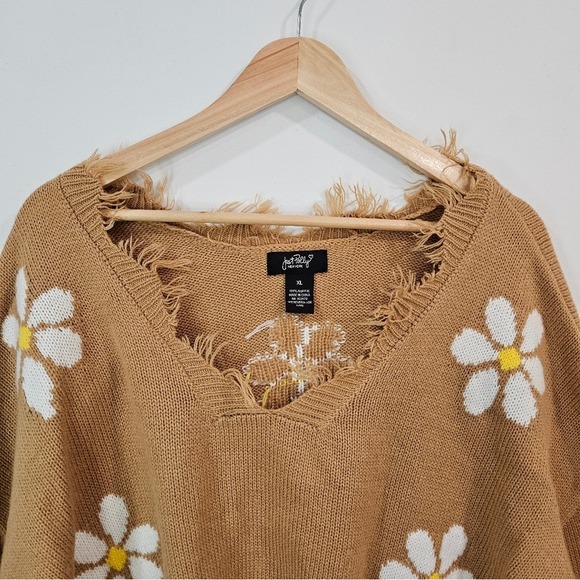 Cropped Slouchy V Neck Sweater Distressed Daisy Fringed Festival Beachy - Picture 2 of 10